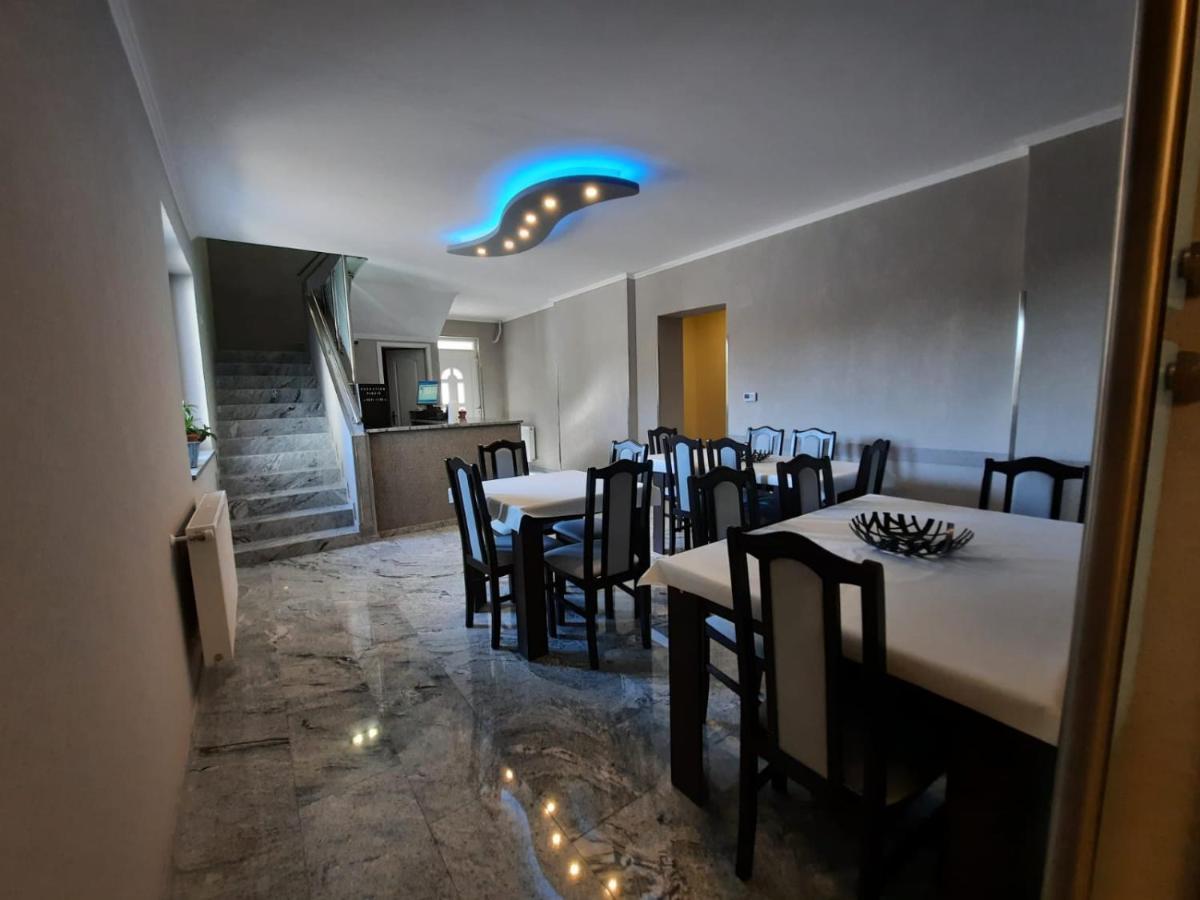 Borostyan Panzio Bed and Breakfast Debrecen Exteriör bild