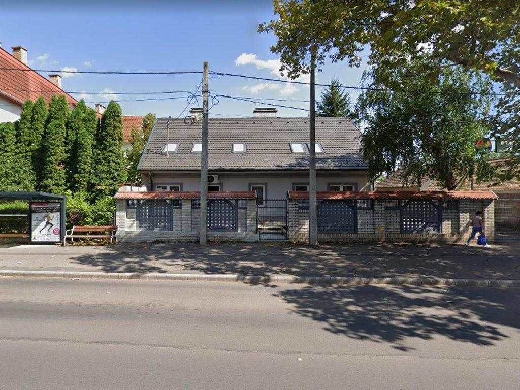 Borostyan Panzio Bed and Breakfast Debrecen Exteriör bild