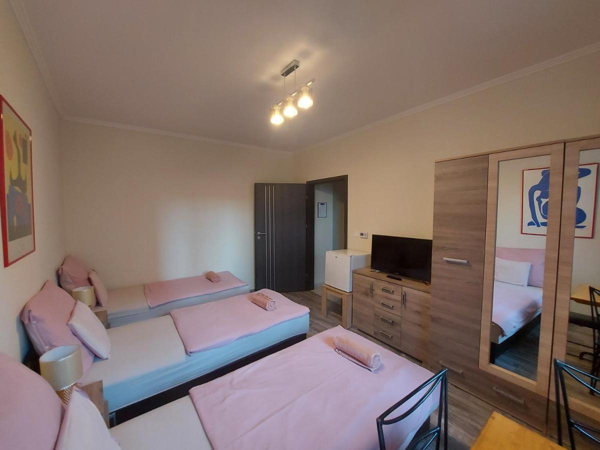 Borostyan Panzio Bed and Breakfast Debrecen Exteriör bild