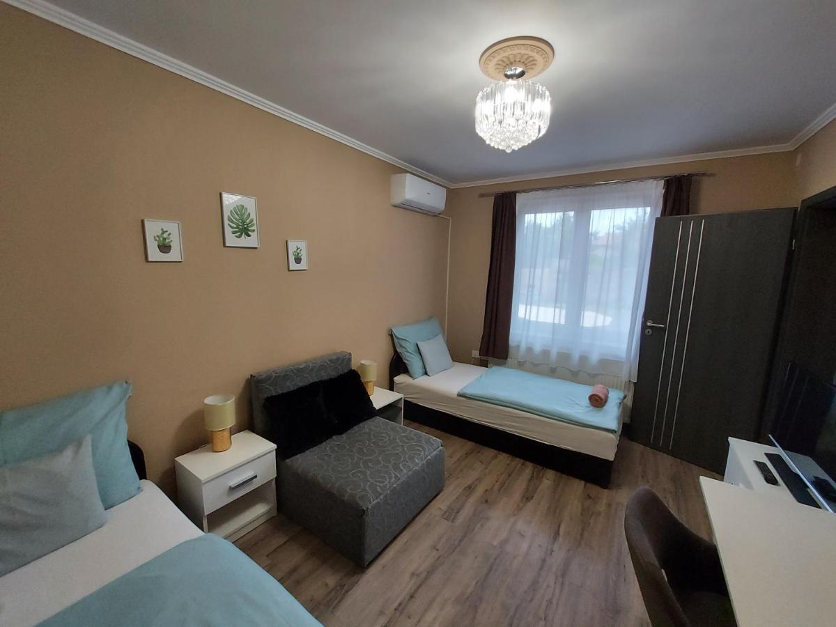 Borostyan Panzio Bed and Breakfast Debrecen Exteriör bild