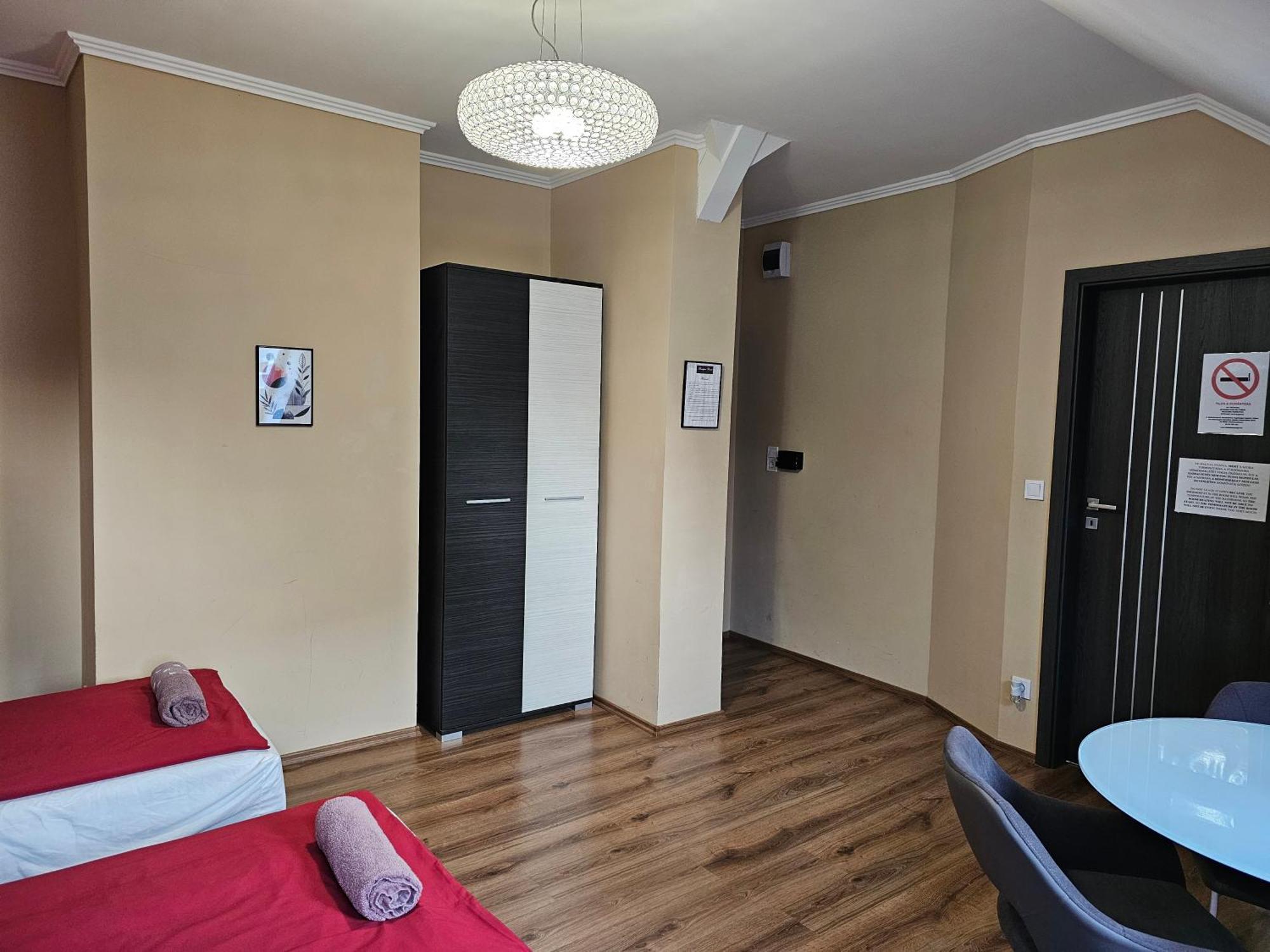 Borostyan Panzio Bed and Breakfast Debrecen Exteriör bild